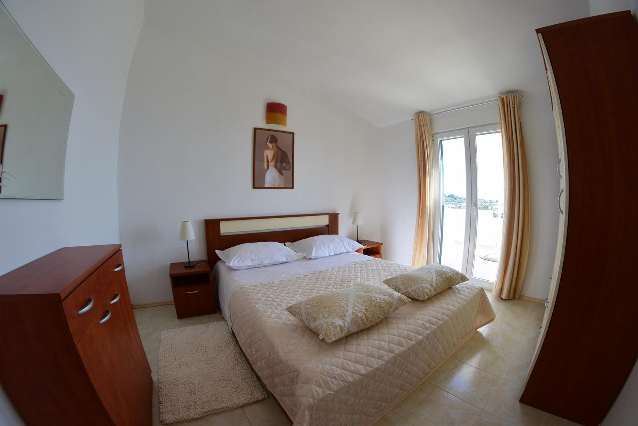 Apartment Ivica Drvenik Mali Zewnętrze zdjęcie